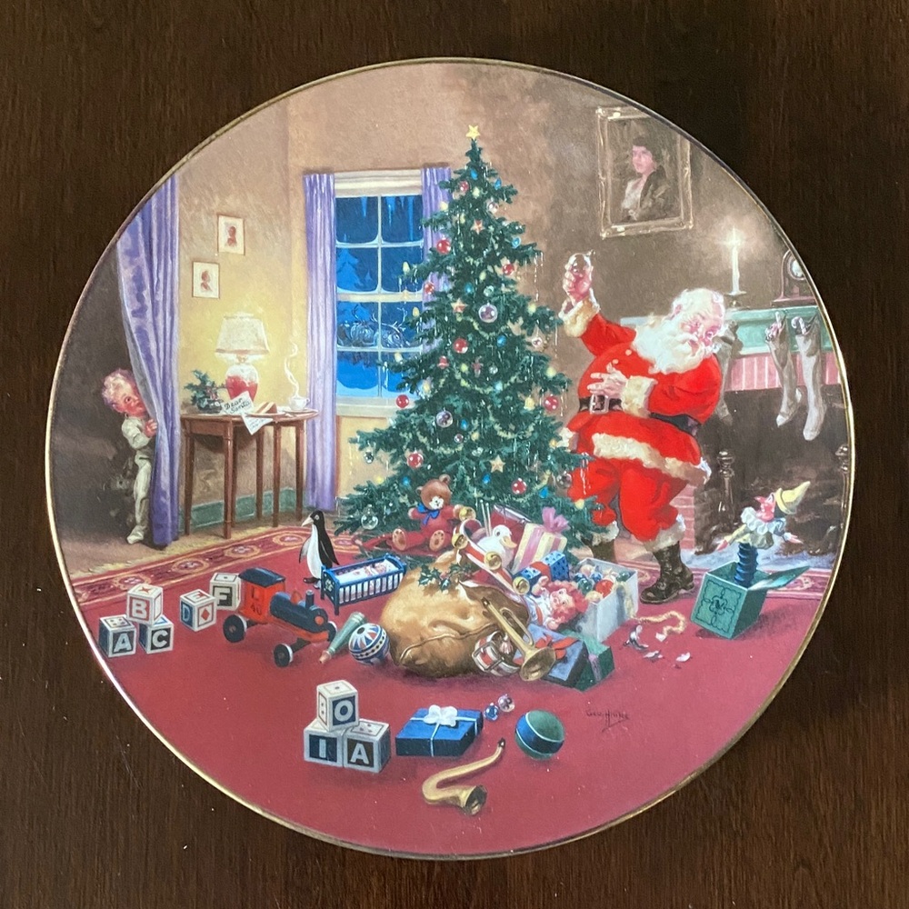 The Hamilton Collection 'A Christmas Visitor' Decorative Plate